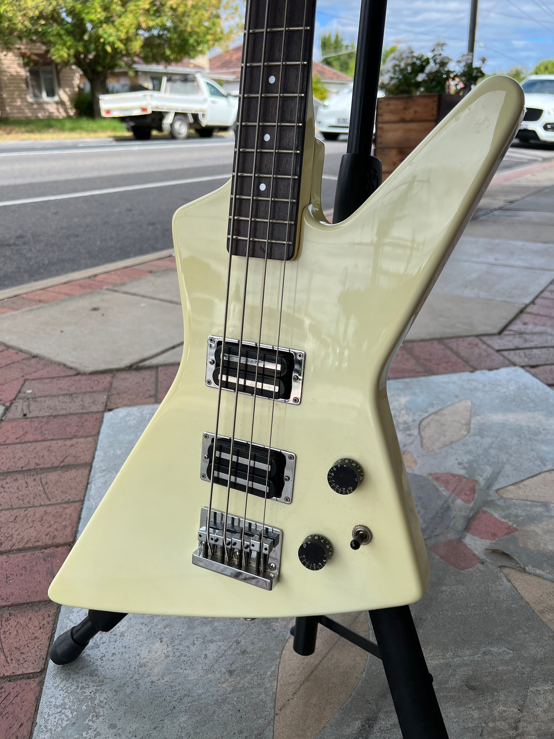 Fernandes the Function "Destroyer" 4-String Electric Bass | Vintage White