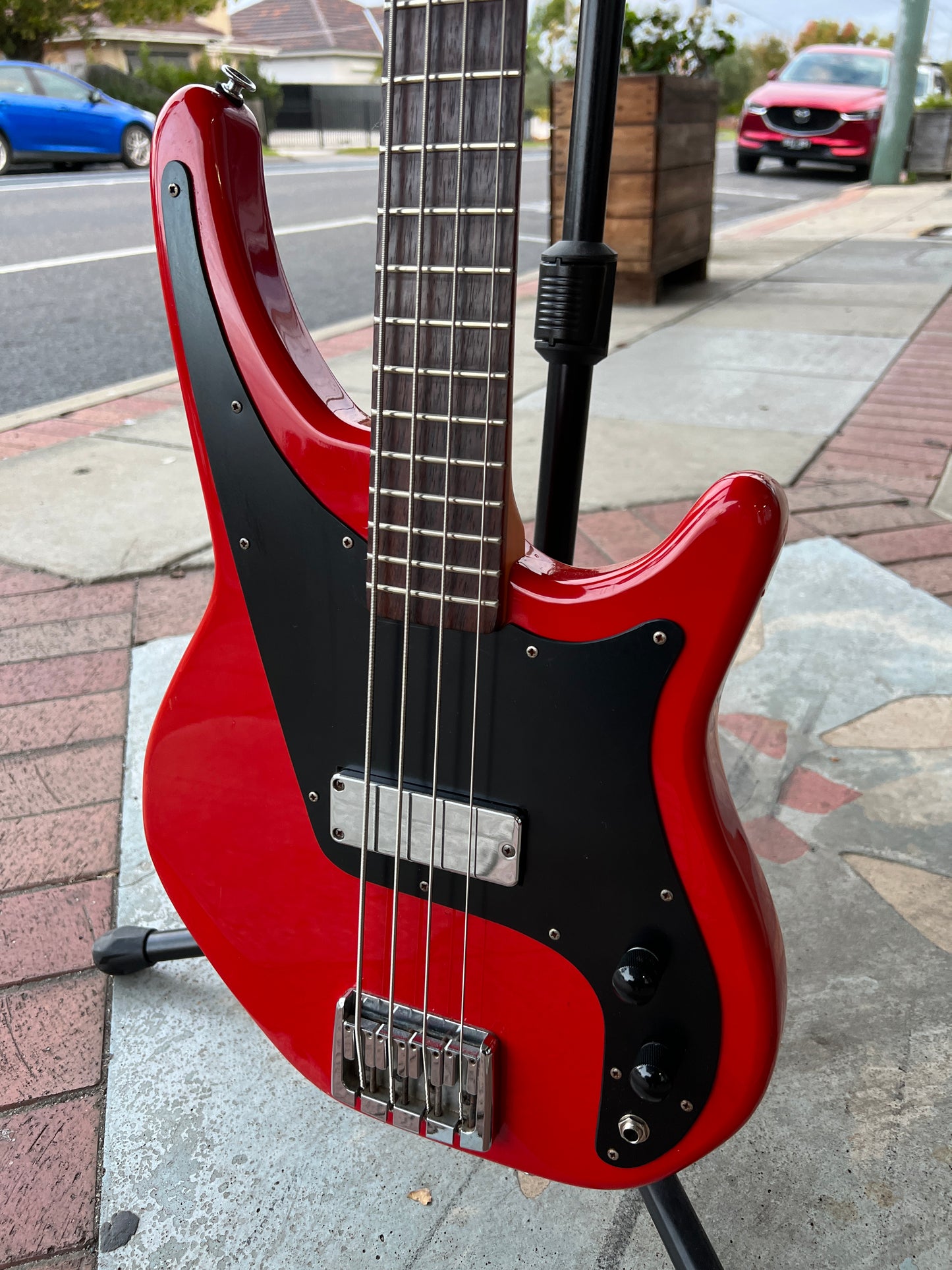 Status Shark 4-String Electric Bass | Red