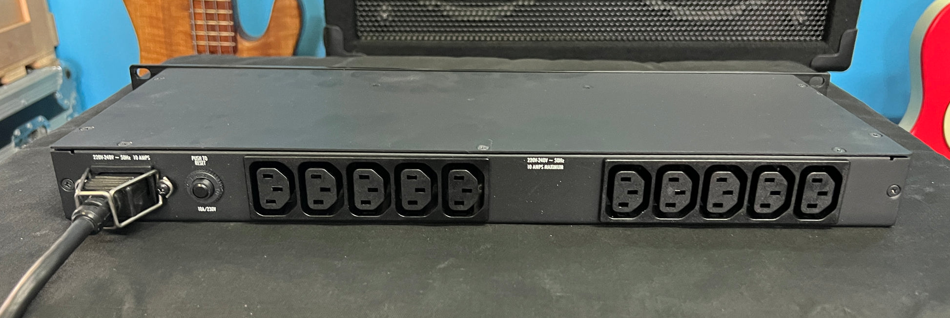 Furman M10LXE Power Conditioner